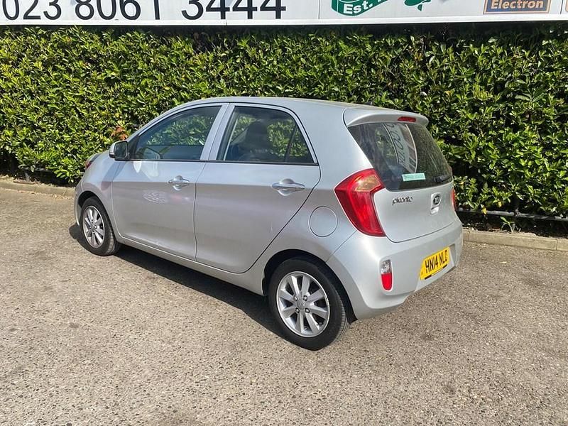 Used Kia Picanto 84 HP (61 kW) 2014 Silver Hatchback