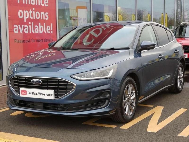 Begagnad Ford Focus Style 123 HK (90 kW) 2022 Blå Halvkombi