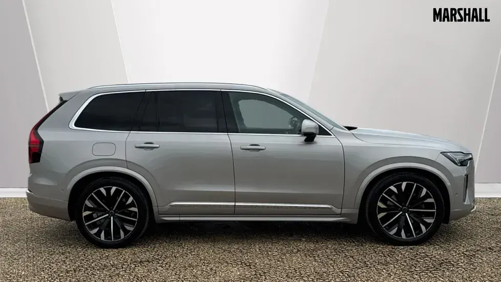 Used Volvo XC90 Ultra 250 HP (183 kW) 2025 Metallic  silver dawn SUV