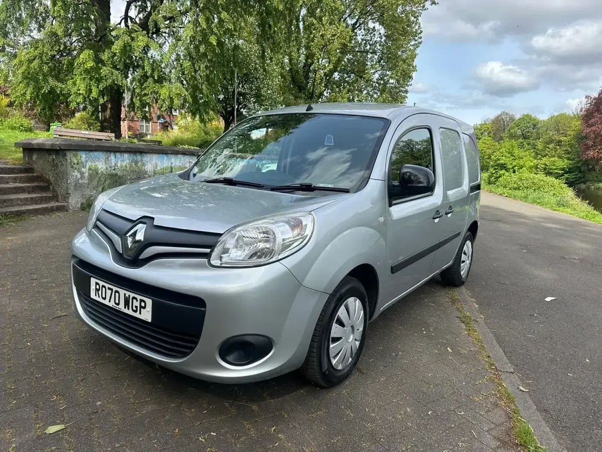 Begagnad Renault Kangoo Business 2020 Grå Minibuss