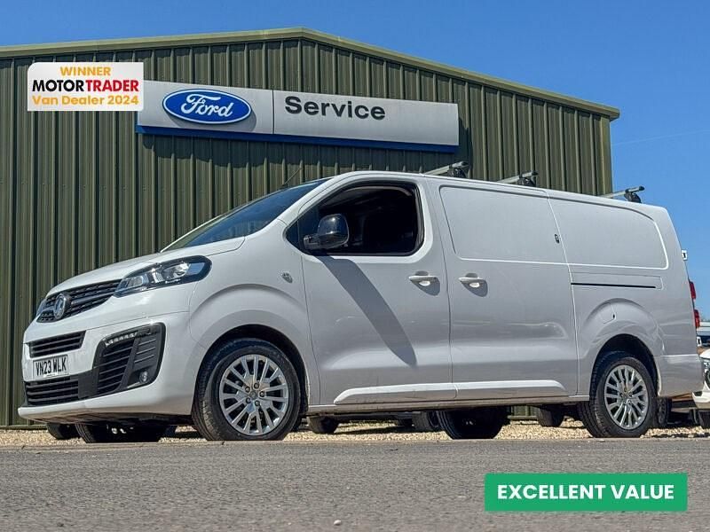 Used Vauxhall Vivaro 101 HP (74 kW) 2023 White MPV