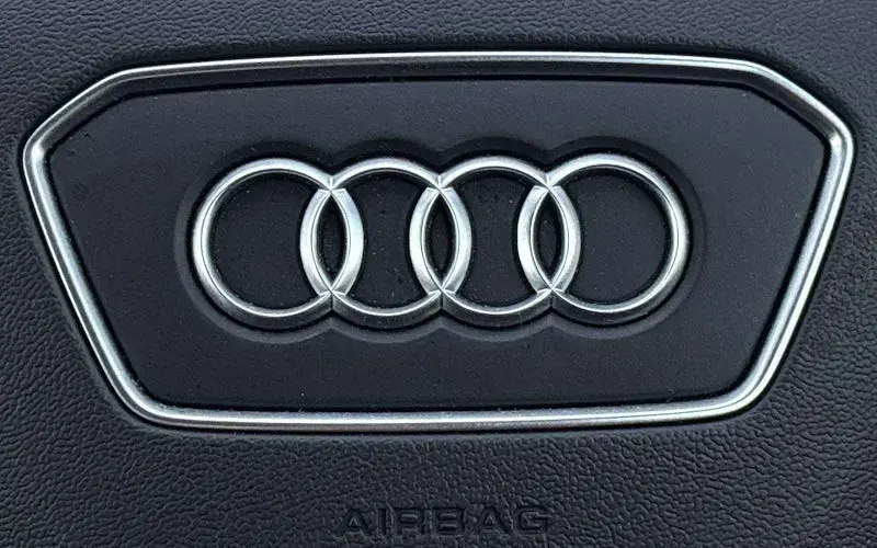 Used Audi A6 Black Edition 204 HP (150 kW) 2023 Blue Estate