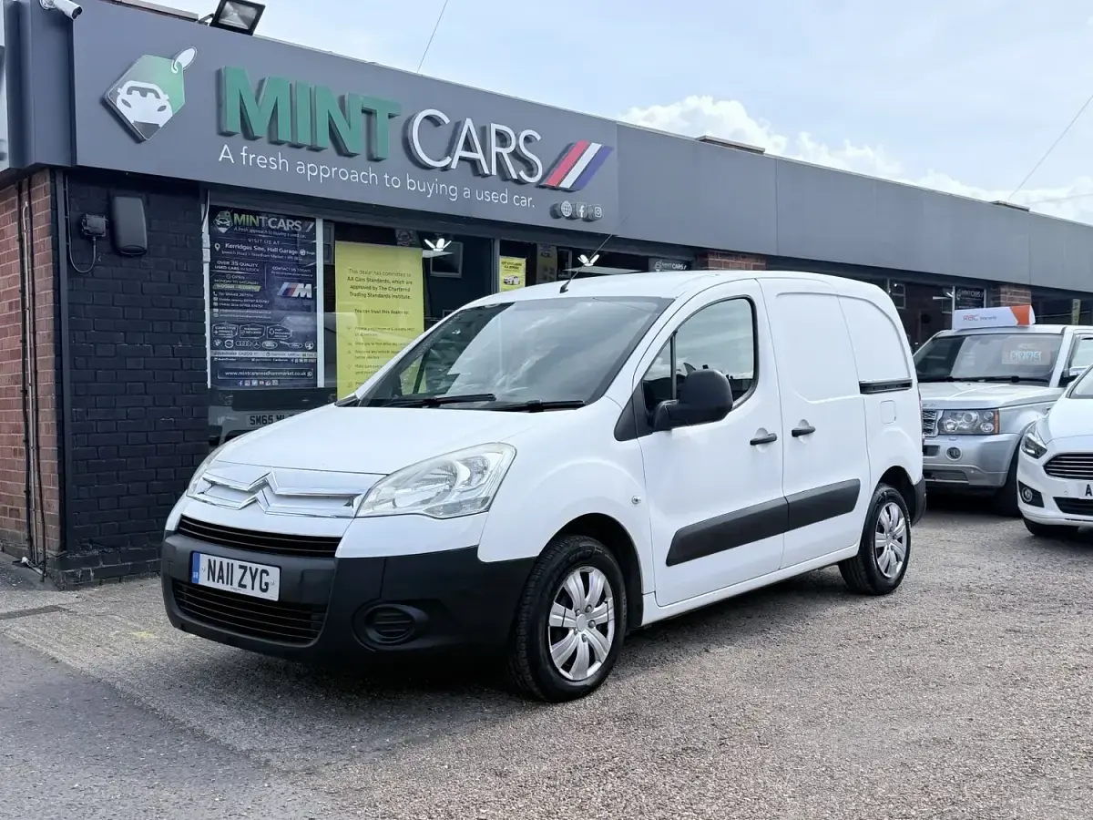 Used Citroën Berlingo 75 HP (55 kW) 2011 White MPV