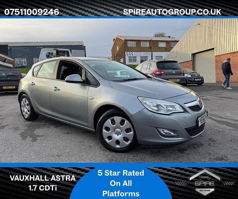 Silver Used 2011 Vauxhall Astra Hatchback | £1,645 (Fair price) - Image 1/4