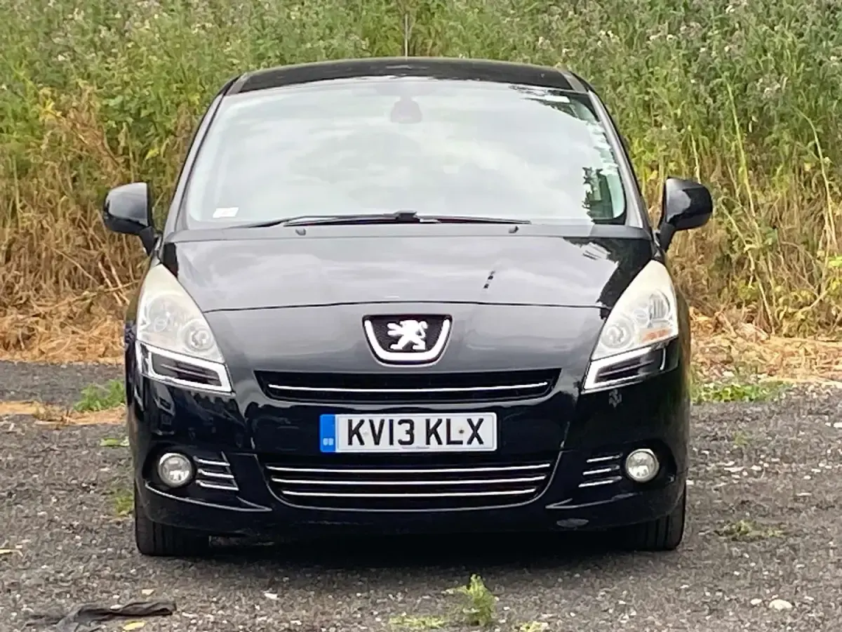 Used Peugeot 5008 Active 115 HP (84 kW) 2013 Black MPV
