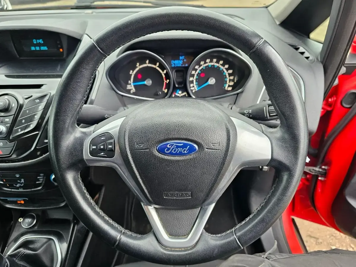 Używany Ford B-MAX Zetec 2014 Czerwony Minivan