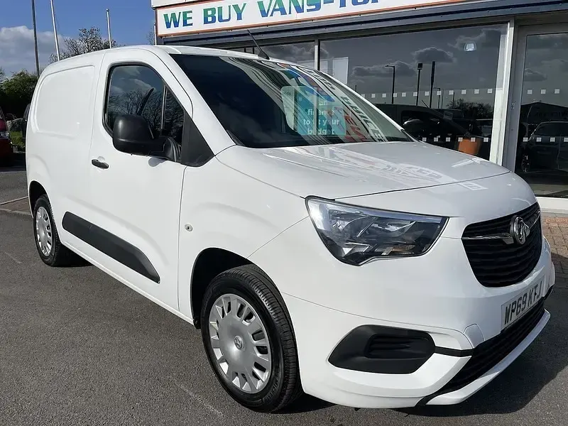 Used Vauxhall Combo Sportive 100 HP (73 kW) 2019 White MPV