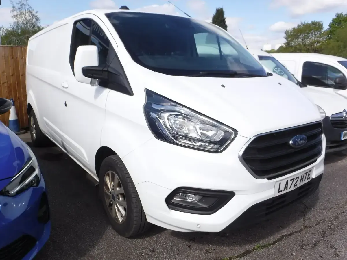 Begagnad Ford Transit Custom Limited 130 HK (95 kW) 2023 Vit Van