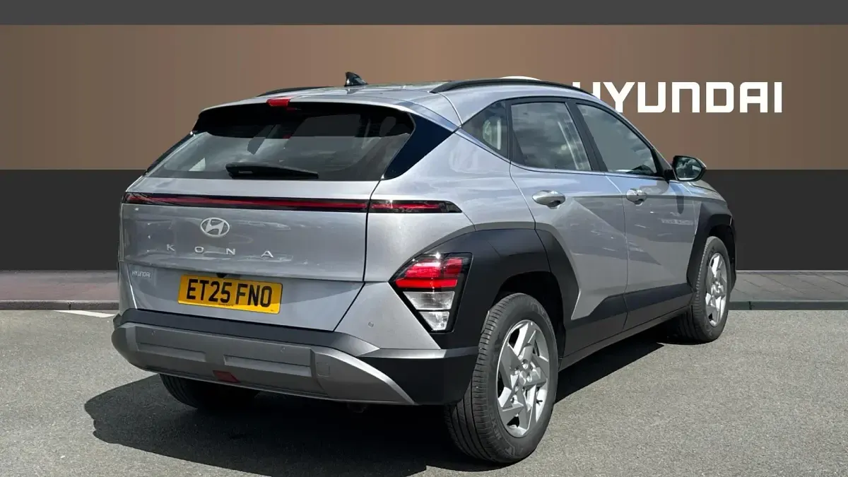 Used Hyundai Kona Advanced 138 HP (101 kW) 2025 Silver SUV