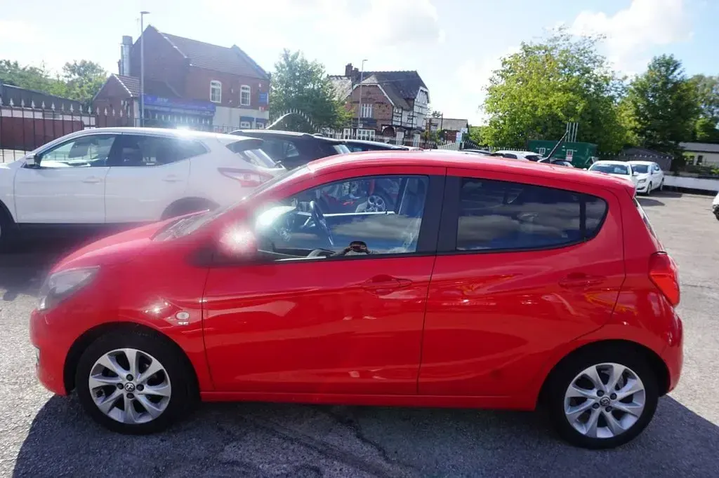 Used Vauxhall Viva 75 HP (55 kW) 2015 Red Hatchback