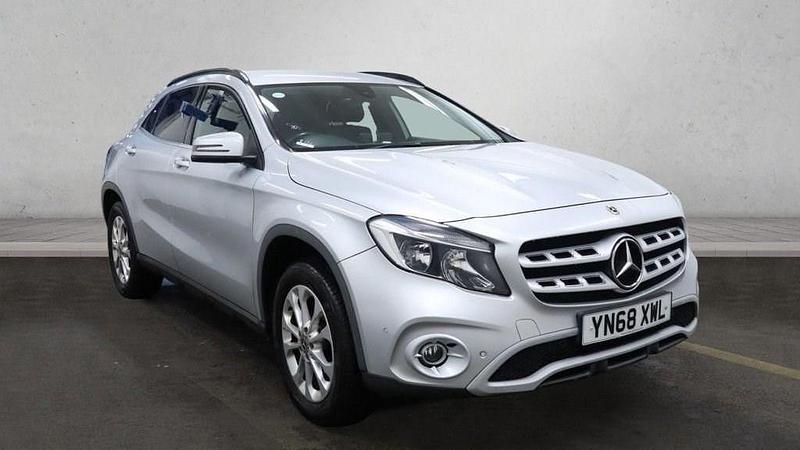Silver Used 2018 Mercedes GLA200 Executive SUV | £11,999 (Fair price) - Image 1/4