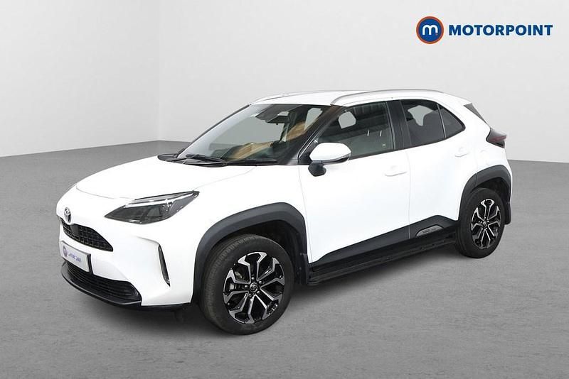 Used Toyota Yaris Hybrid Design 2022 White Hatchback