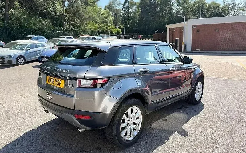 Used Land Rover Range Rover evoque SE 179 HP (131 kW) 2018 Hatchback