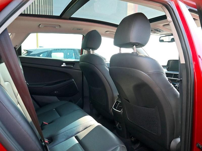Used Hyundai Tucson Premium SE 177 HP (130 kW) 2019 Red SUV
