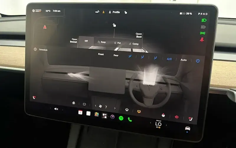 Used Tesla Model Y Standard Range 219 kW (299 HP) 2024 White SUV