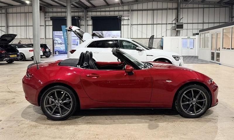 Used Mazda MX5 Inclusive 160 HP (117 kW) 2017 Red Cabriolet