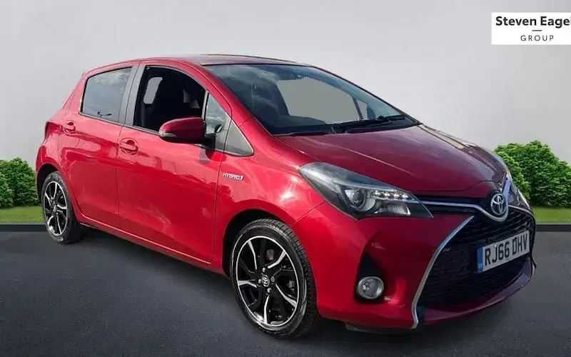 Used Toyota Yaris Design 101 HP (74 kW) 2016 Hatchback