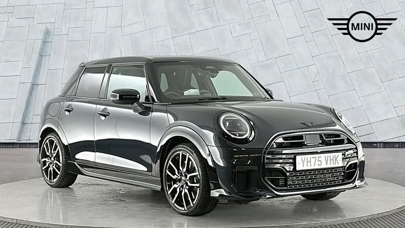 Usado Mini Cooper Hatch 113 kW (154 HP) 2025 Cinzento Citadino