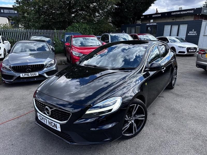 Black Used 2017 Volvo V40 R-Design Pro Estate | £7,650 (Good price) - Image 1/4