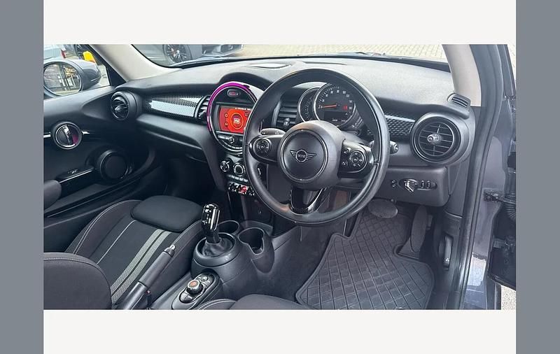 Used Mini Cooper S Classic 192 HP (141 kW) 2019 Grey Hatchback