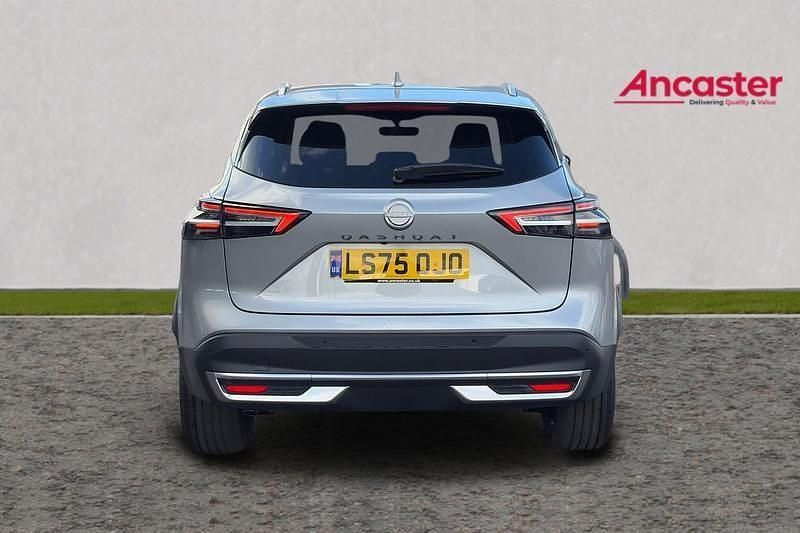 New Nissan Qashqai N-Connecta 2025 Silver SUV