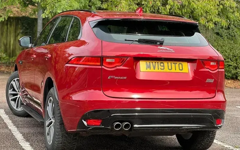 Used Jaguar F-Pace R-Sport 179 HP (131 kW) 2019 Red SUV