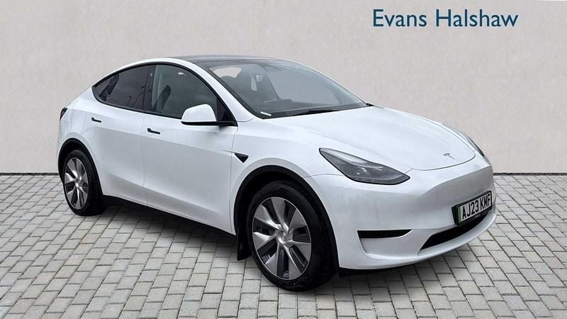 White Used 2023 Tesla Model Y RWD SUV | £22,590 (Fair price) - Image 1/4