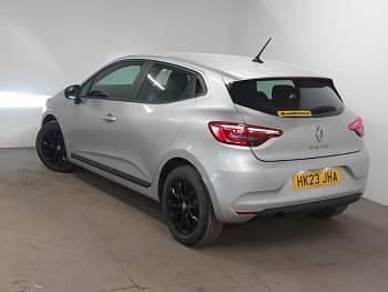 Begagnad Renault Clio V Evolution 90 HK (66 kW) 2023 Silver Halvkombi