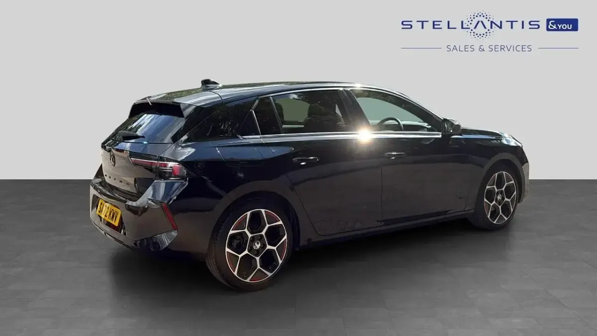 Used Vauxhall Astra GS Line 128 HP (94 kW) 2022 Black Hatchback