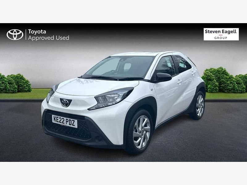 Used Toyota Aygo X PURE 2022 White SUV
