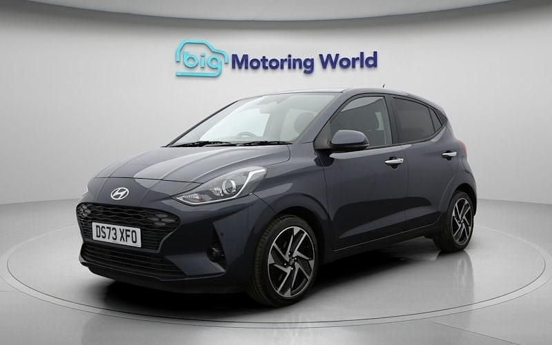 Used Hyundai i10 Premium 67 HP (49 kW) 2023 Grey Hatchback