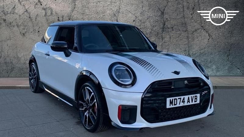 Used Mini John Cooper Works Hatch 228 HP (167 kW) 2024 White Hatchback