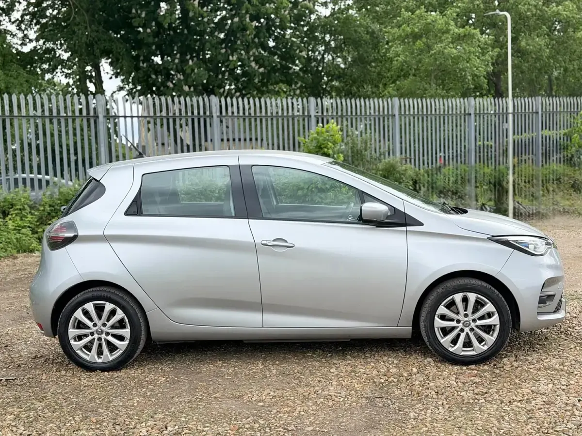 Used Renault Zoe Iconic 80 kW (109 HP) 2021 Grey Hatchback