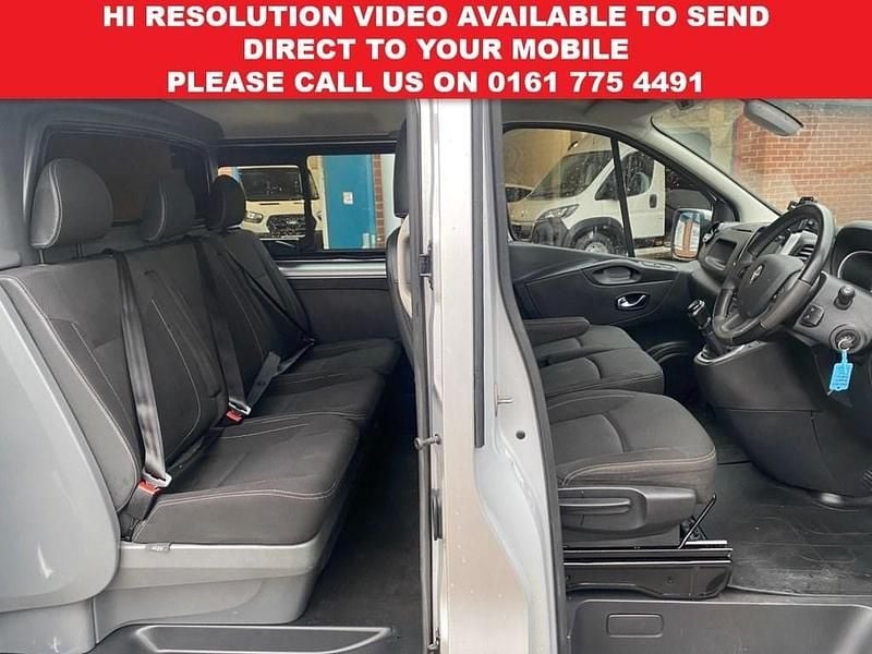 Używany Renault Trafic 145 KM (106 kW) 2019 Srebrny Minivan