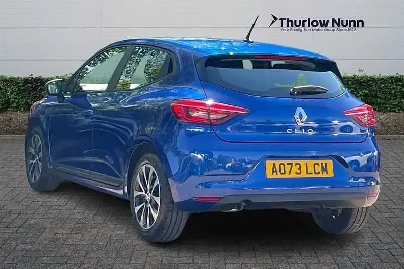 Używany Renault Clio V Evolution 90 KM (66 kW) 2023 Niebieski Hatchback