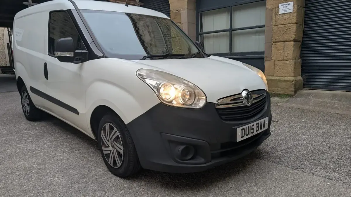 Used Vauxhall Combo 2015 White MPV