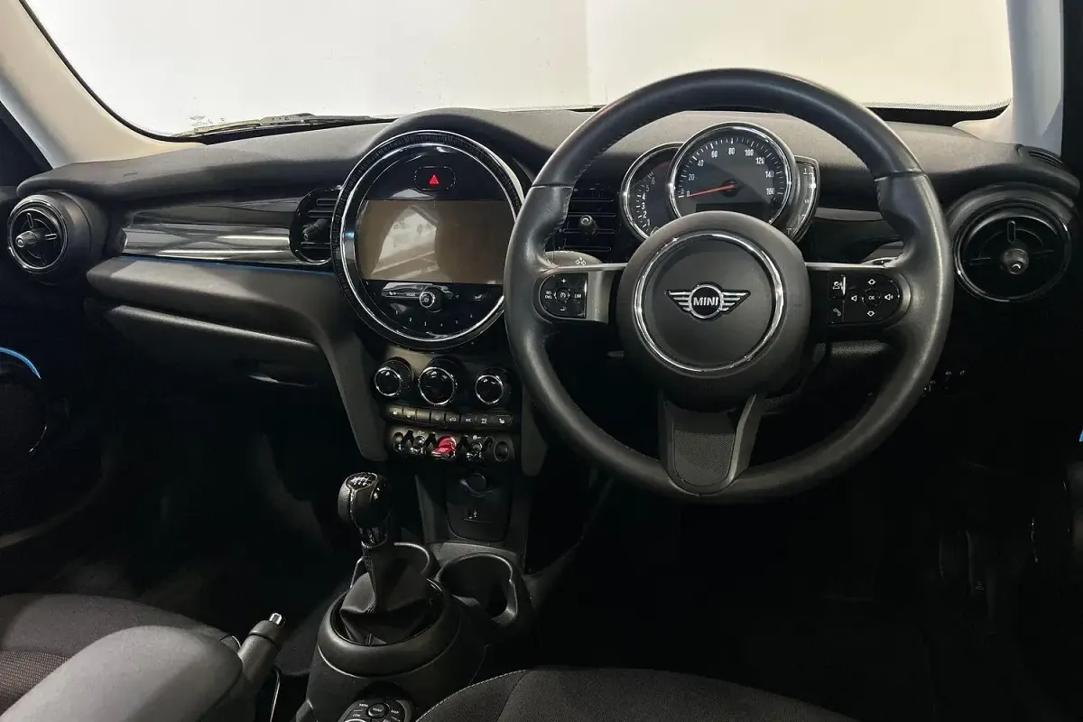 Second-hand Mini Cooper Classic 134 CP (98 kW) 2022 Gri Hatchback