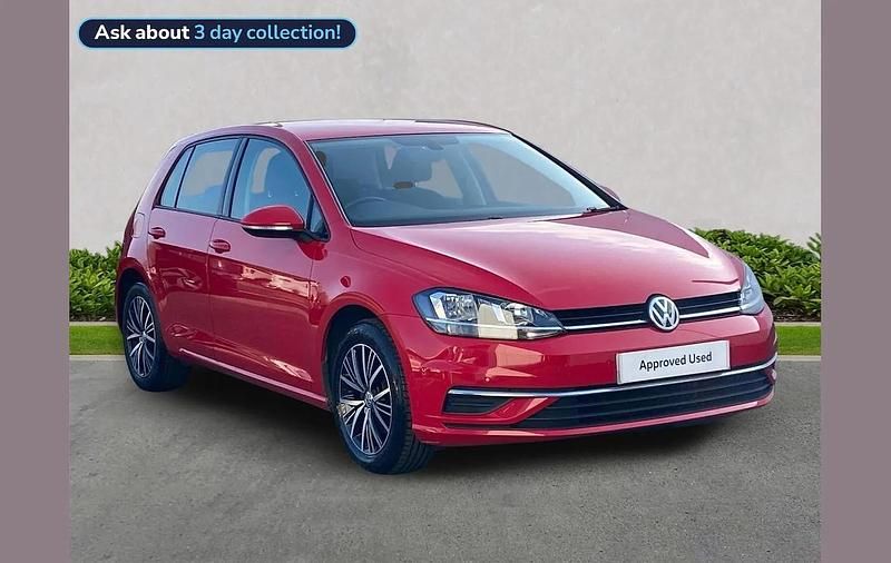 Used VW Golf VII SE 125 HP (91 kW) 2018 Red Hatchback