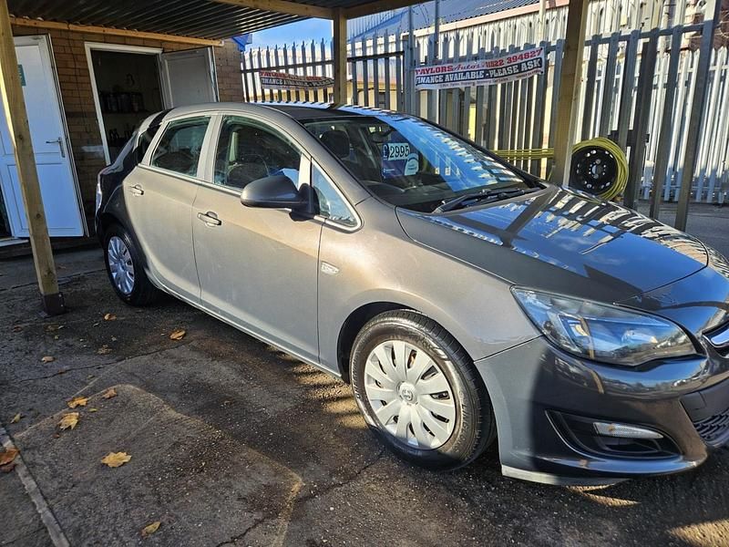 Used Vauxhall Astra 130 HP (95 kW) 2013 Grey Hatchback