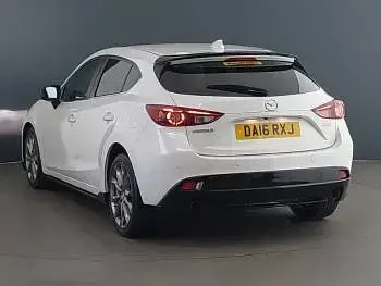 Used Mazda 3 Inclusive 120 HP (88 kW) 2016 White Hatchback