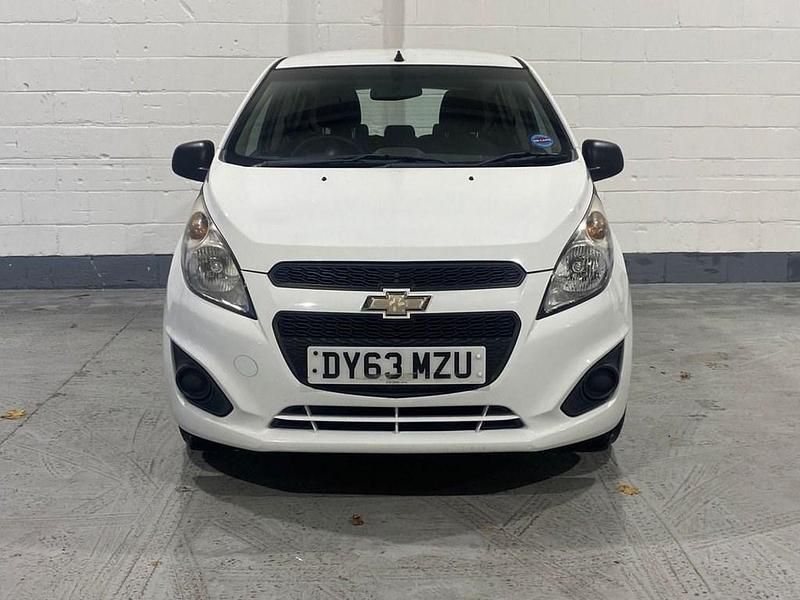 Used Chevrolet Spark LS 67 HP (49 kW) 2013 White Hatchback