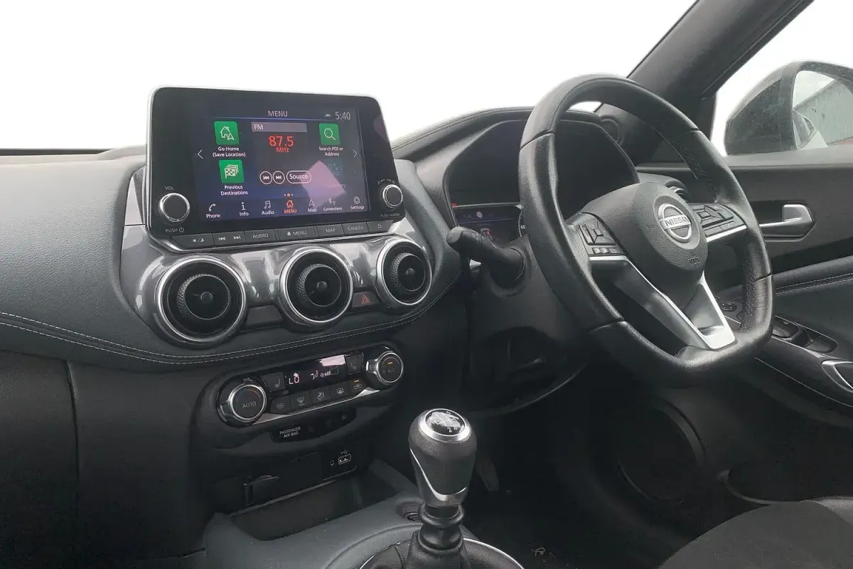 Used Nissan Juke Tekna 114 HP (83 kW) 2021 Silver SUV