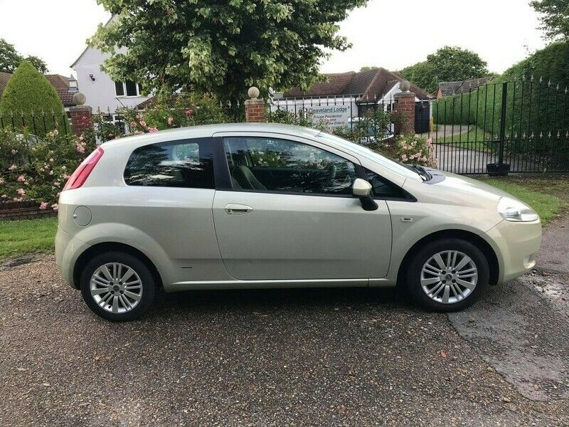 Beige Used 2006 Fiat Punto Dynamic Hatchback | £1,000 - Image 1/4