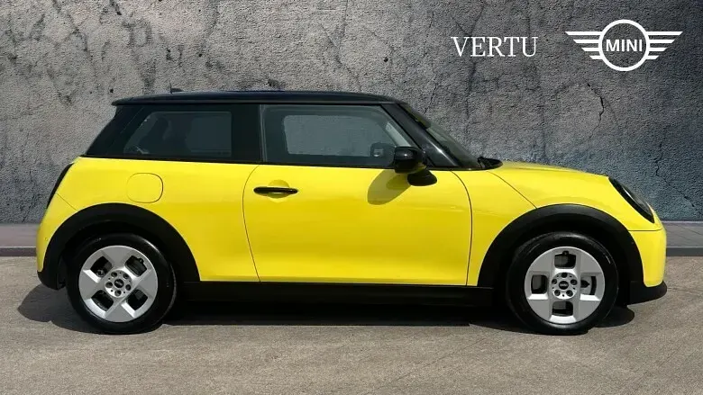 Usado Mini Cooper Classic 156 CV (114 kW) 2024 Amarillo Utilitario