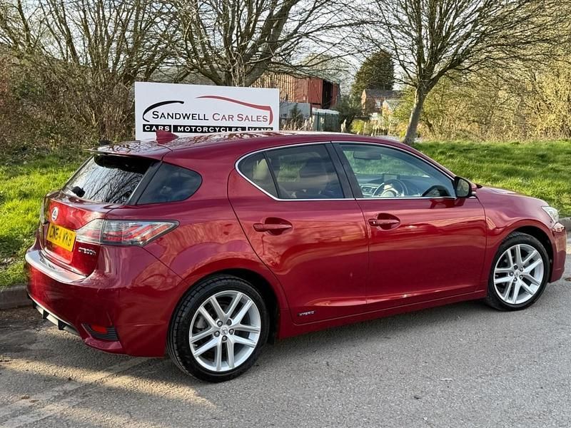 Used Lexus CT200h 2014 Red Hatchback