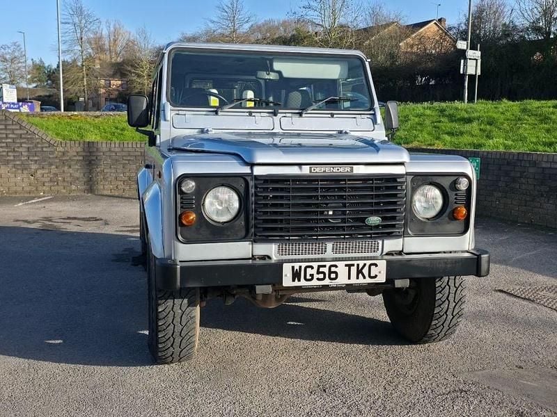 Used Land Rover Defender 120 HP (88 kW) 2007 Silver Estate