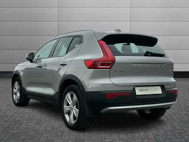 Used Volvo XC40 Core 161 HP (118 kW) 2025 SUV