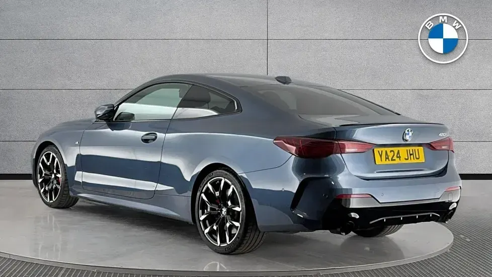 Usado BMW 420 M Sport 181 HP (133 kW) 2024 Azul Coupé
