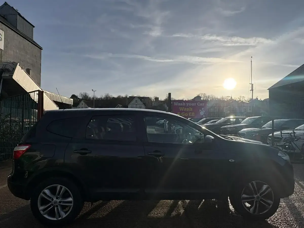 Used Nissan Qashqai +2 Acenta 117 HP (86 kW) 2012 Black SUV