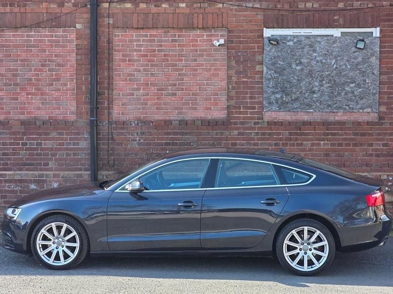 Used Audi A5 Comfort 2015 Blue Coupe